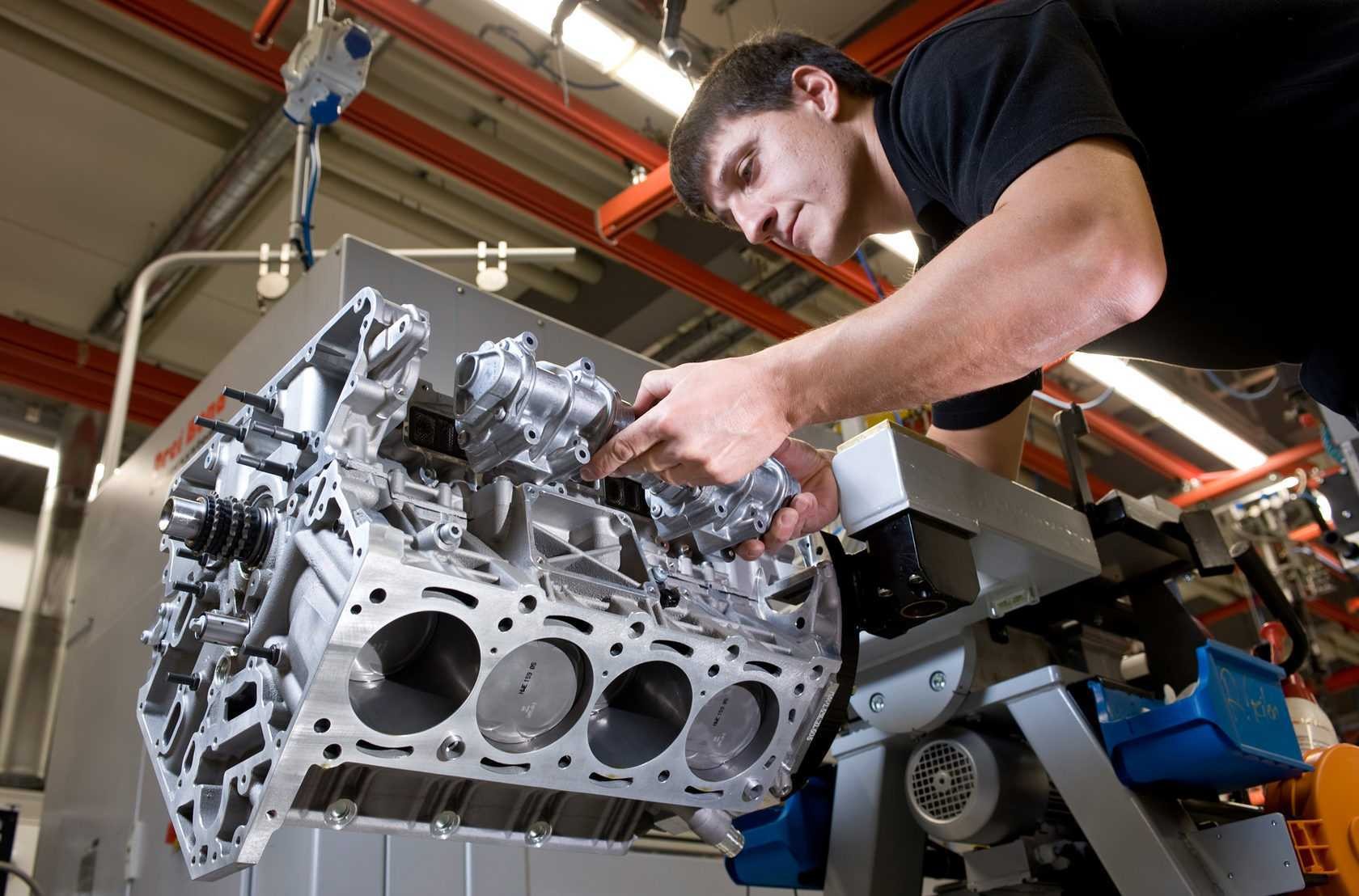 Понимание автомобильных двигателей: типы, компоненты и техническое обслуживание